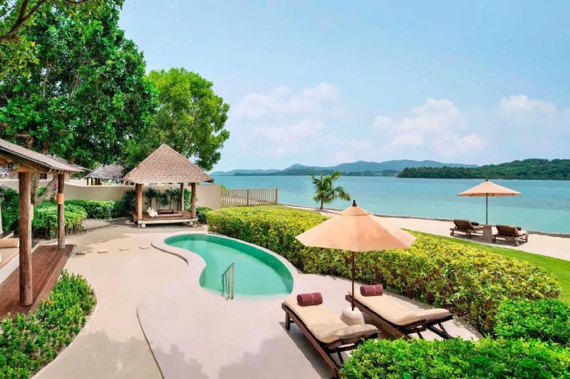 Beachfront Pool Villa