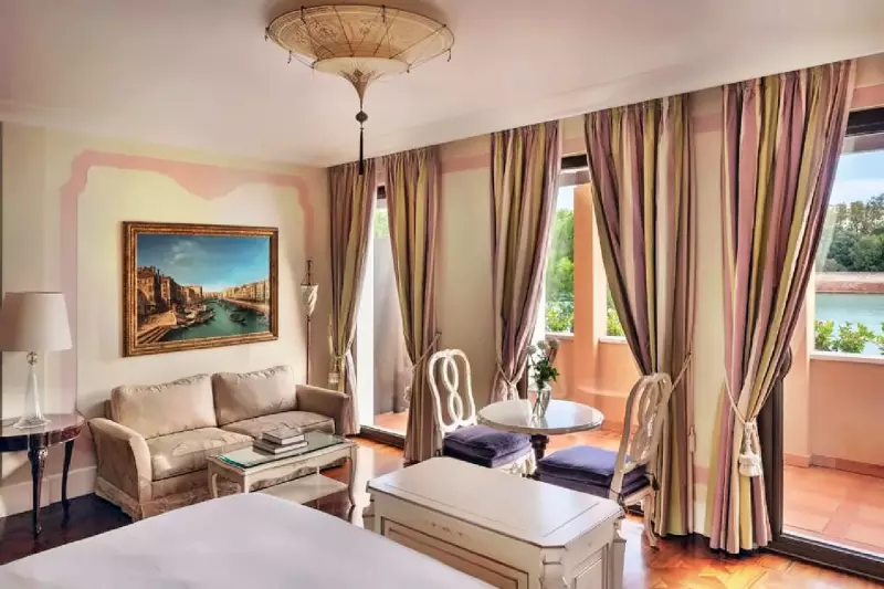 Premium Lagoon View Balcony Room
