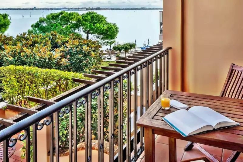 Junior Lagoon View Balcony Suite