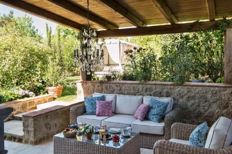 Dina Ferri Pool Suite
