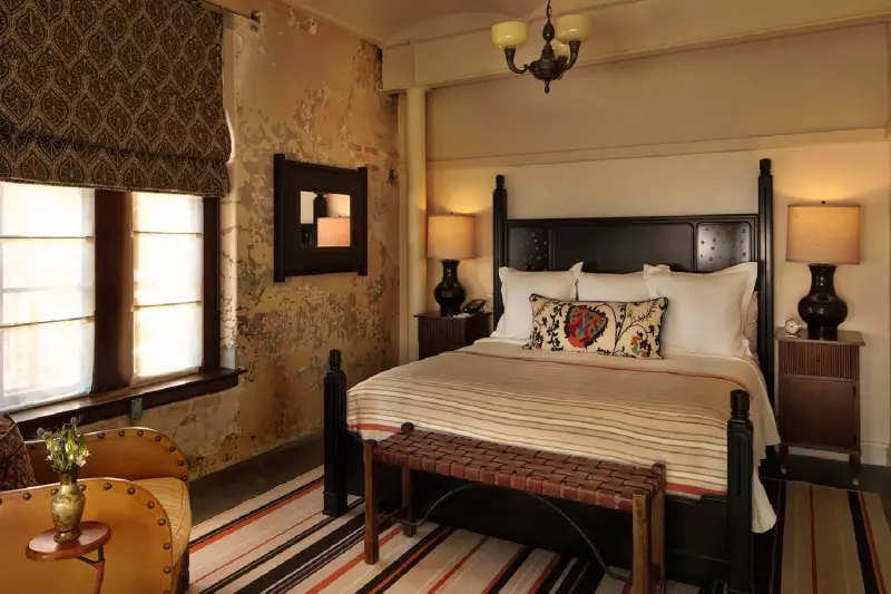 Plaza Suite