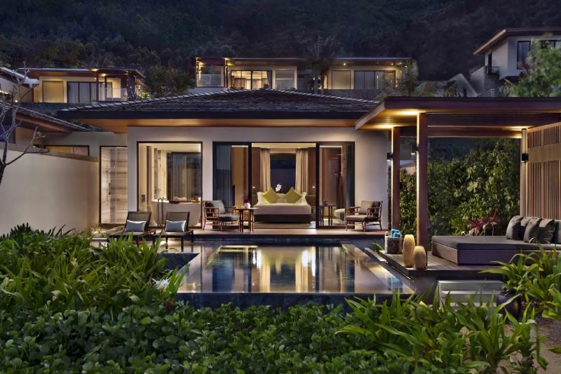 Beachfront Pool Villa