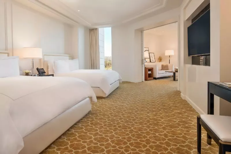 Deluxe Corner Junior Cityscape High Floor Suite