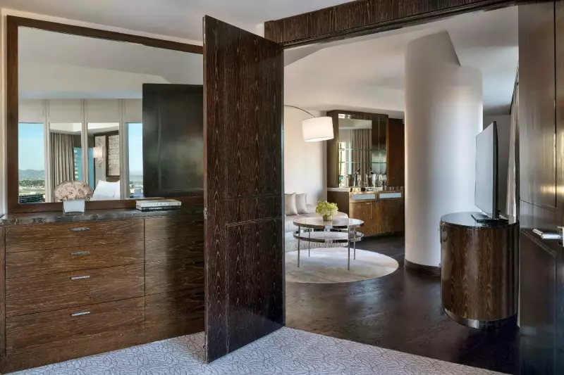 Panorama Strip View Suite