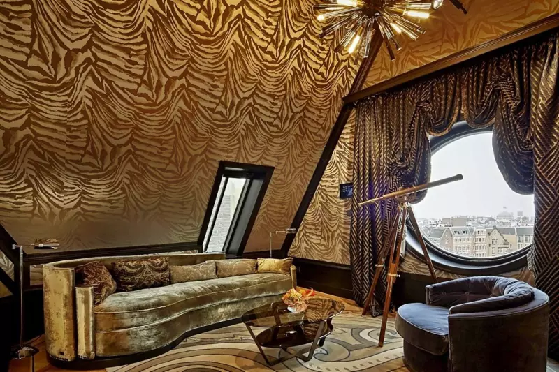 Rooftop Stage Suite