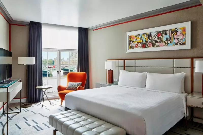 River Thames View Club Suite