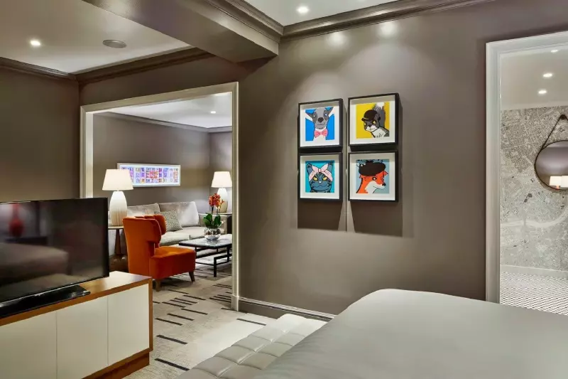 Balcony Club Suite