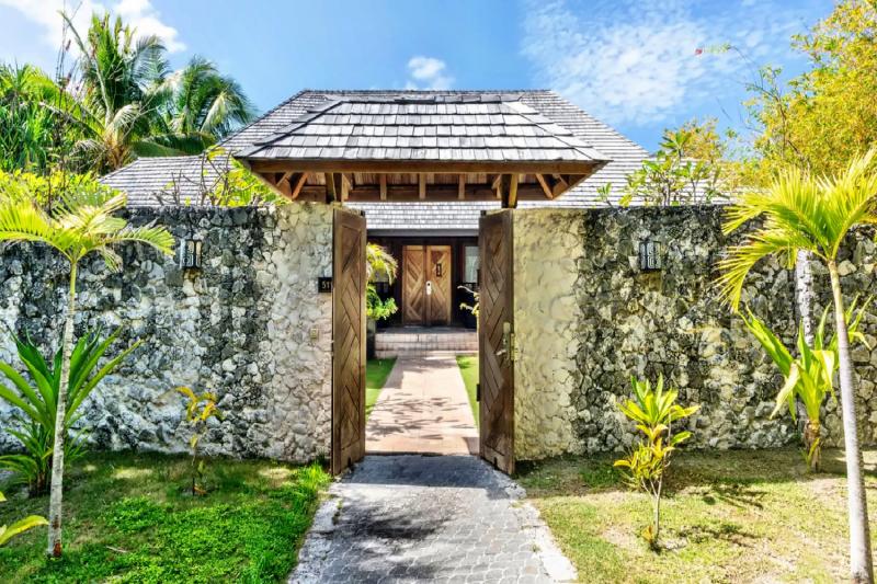 2 Bedroom Reefside Royal Garden Villa