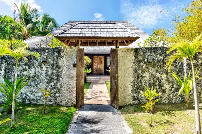 2 Bedroom Reefside Royal Garden Villa