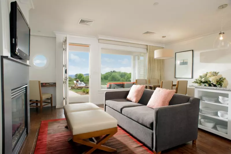 1 Bedroom Beach Suite 