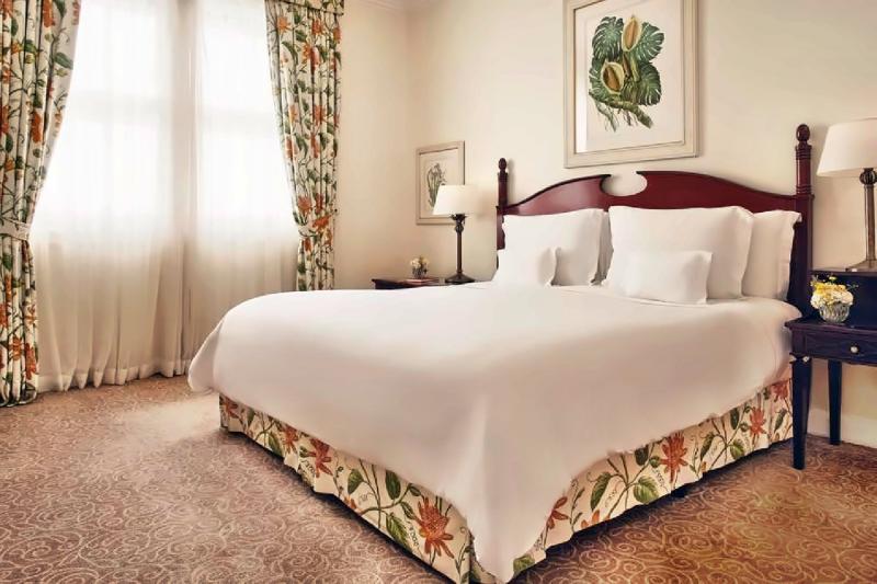 Pool & Ocean View Suite