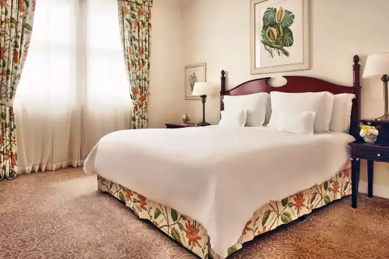 Pool & Ocean View Suite