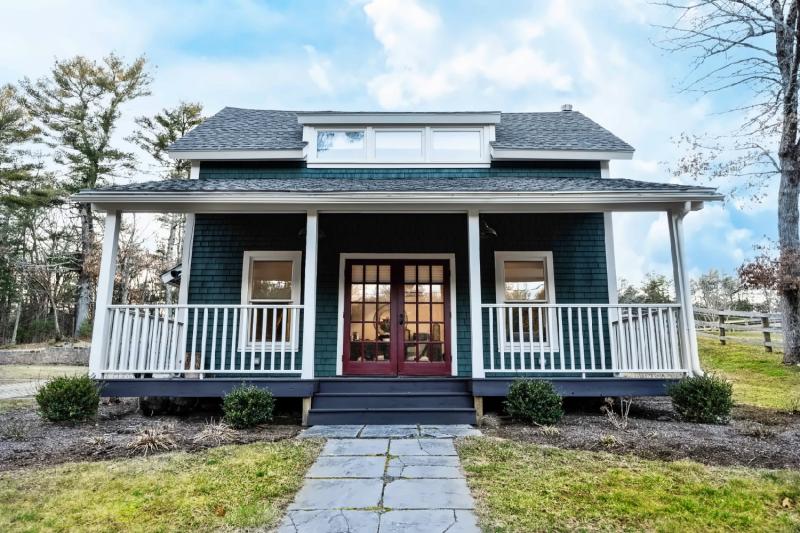 2 Bedroom Equestrian Center Cottage