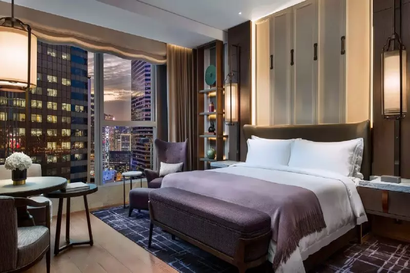 Corner City View Room