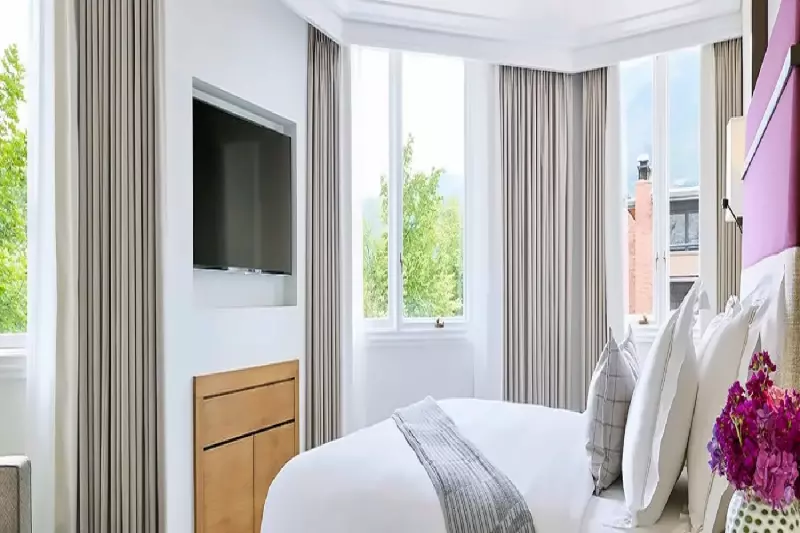 2 Bedroom Town Side Suite 