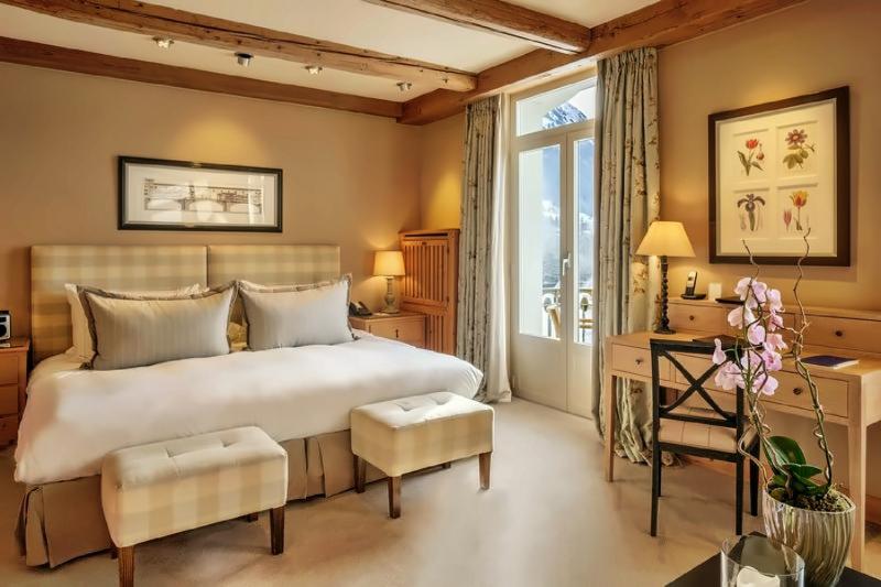 Deluxe Mountain View Room