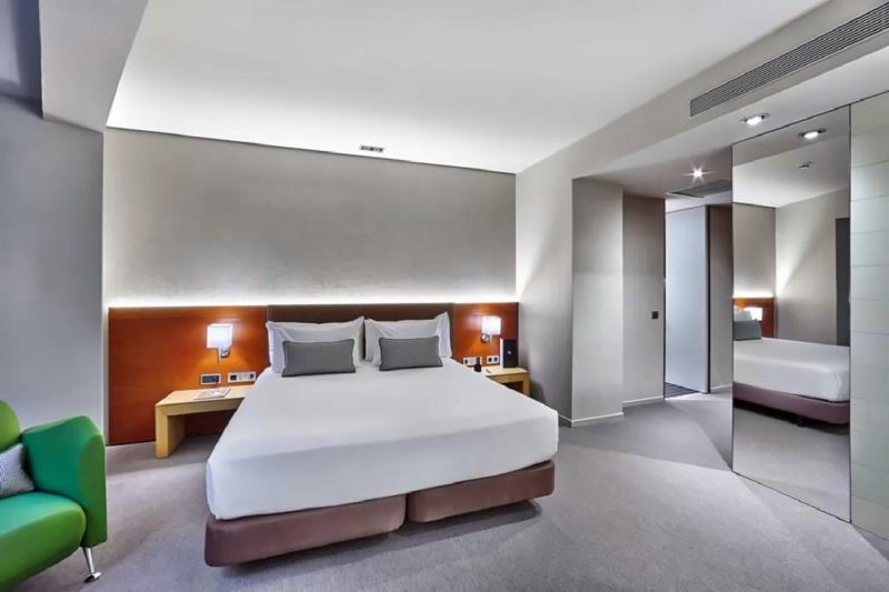 Courtyard Room