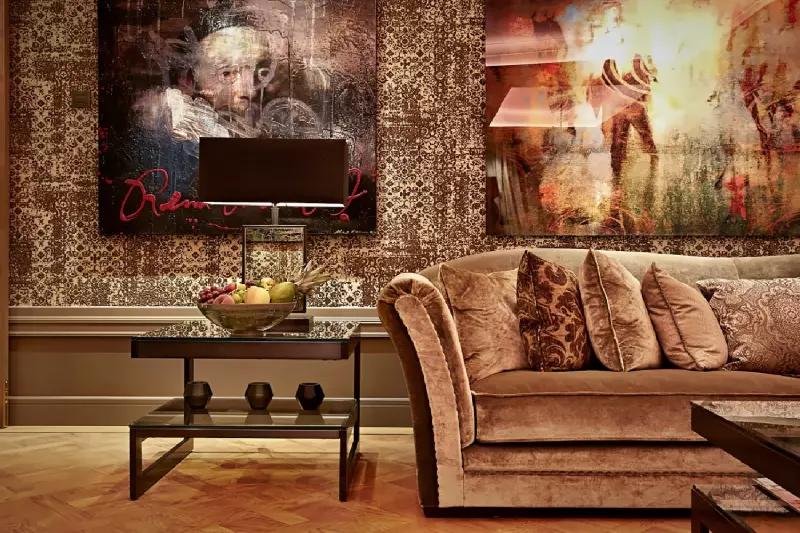 Grand Dam Square Suite 