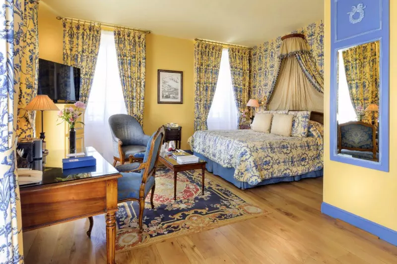 Deluxe Harbour View Suite