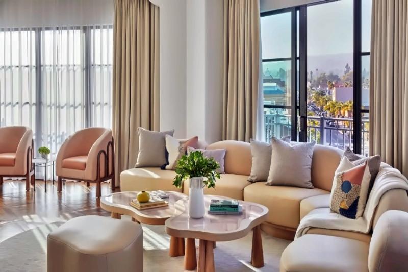 Hollywood Suite