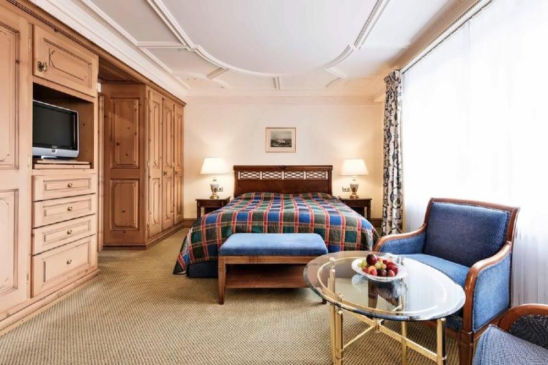 Superior Village Side Room