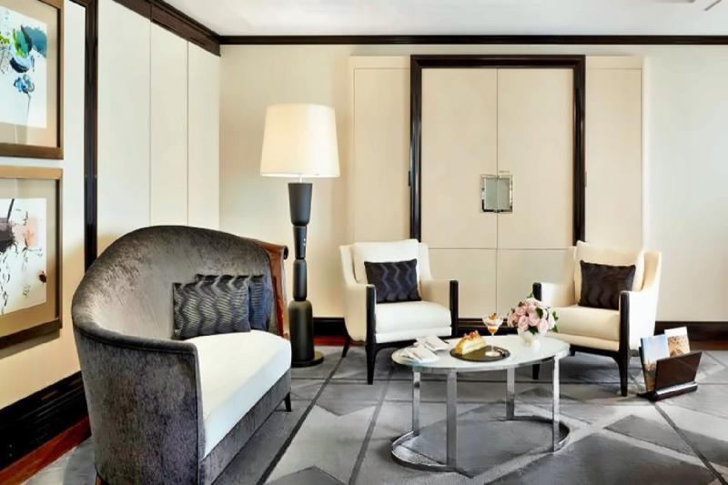 Rooftop Eiffel Tower Suite