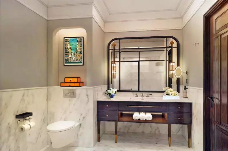 Historical Wing Metropole Suite