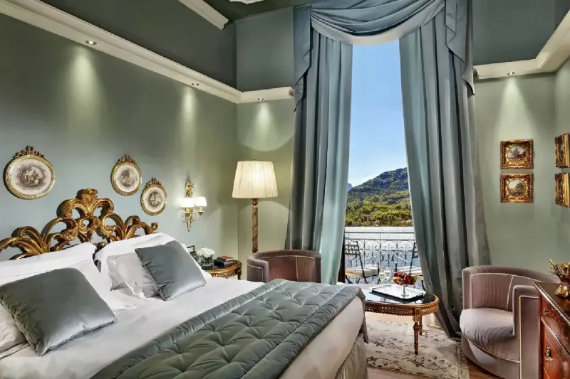 Lake View Prestige Room