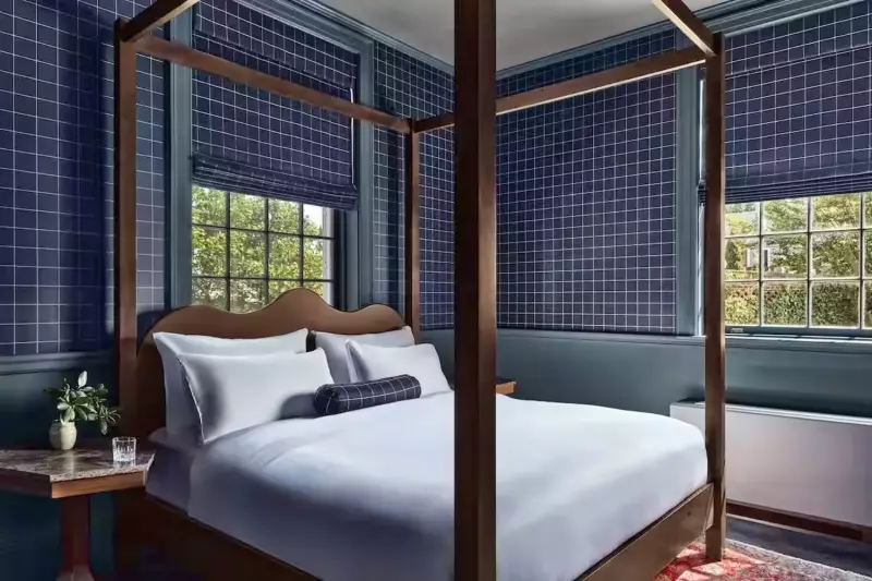 Manor Suite