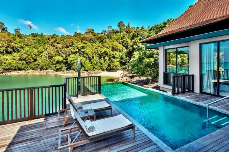 3 Bedroom Mutiara Oceanfront Pool Villa