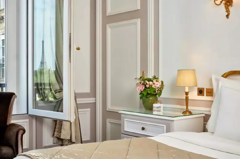 Eiffel Tower View Room