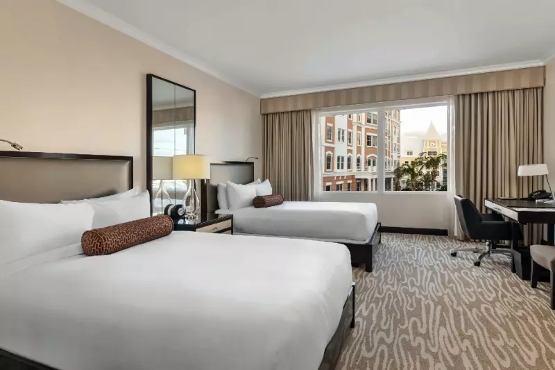 Fairmont Gold City View Room 