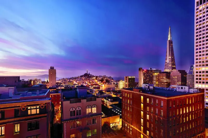 San Francisco Club Suite