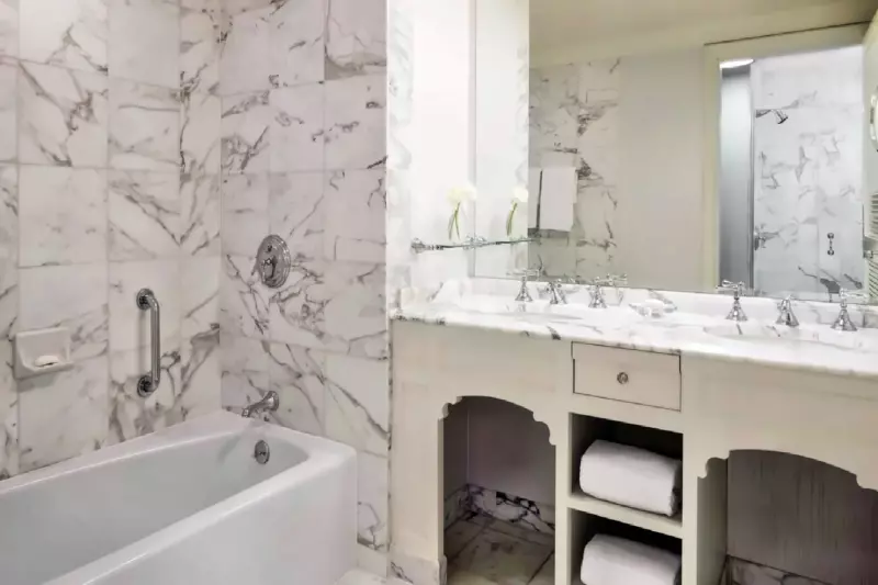 Nob Hill Suite
