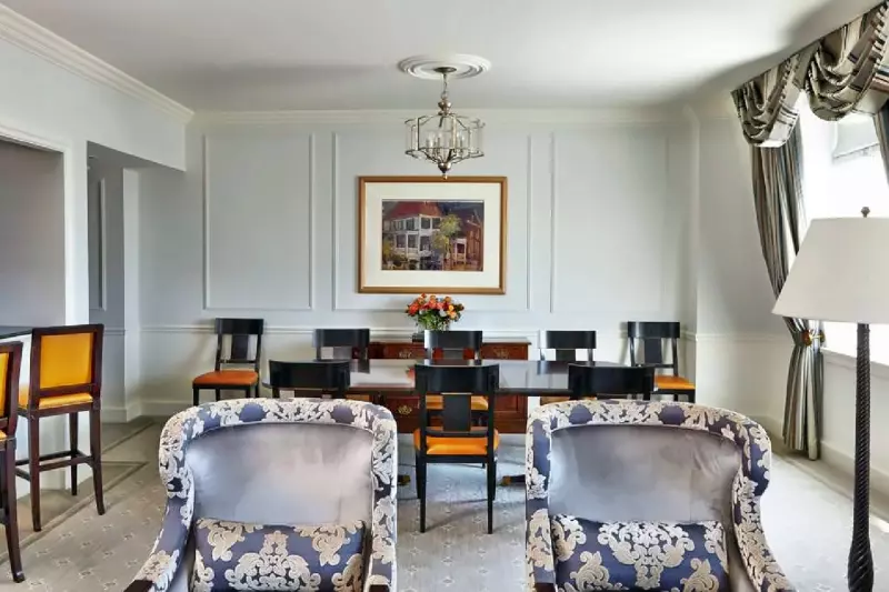 Luxury Suite 
