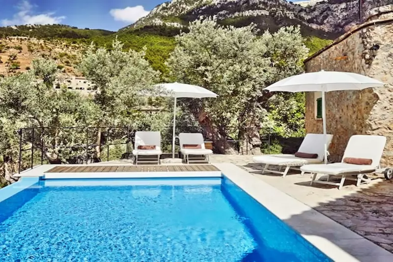 3 Bedroom Robert Graves Villa