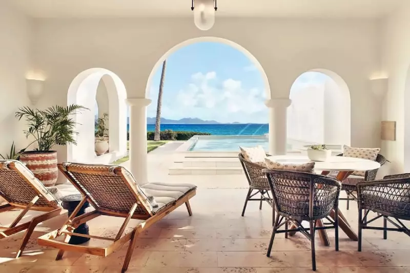 2 Bedroom Beachfront Jonquil Suite