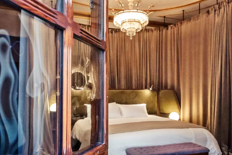 Deluxe Suite