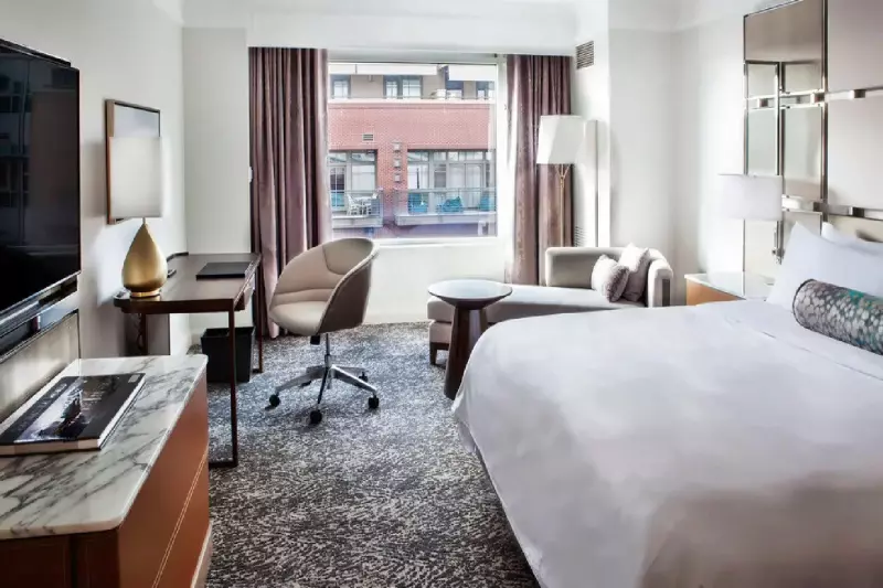 Deluxe Courtyard View Room
