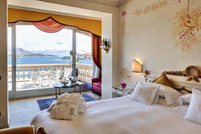 Junior Lake View Suite 