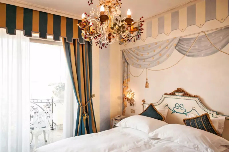 Deluxe Side Lake View Room