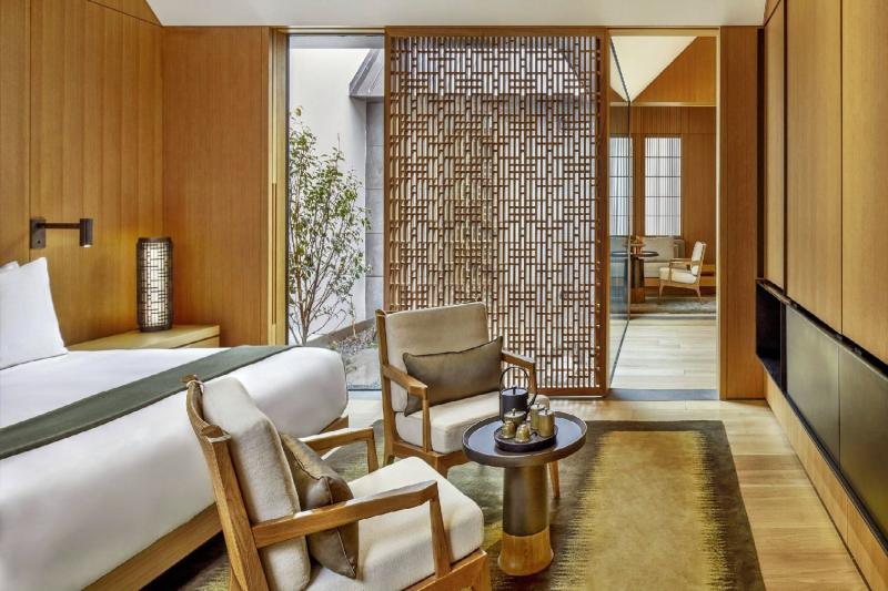 Ming Courtyard Suite