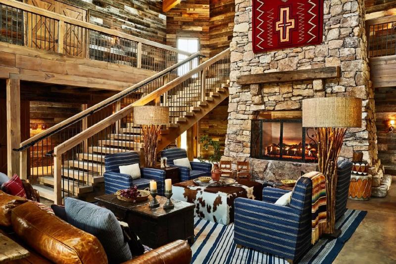 12 Bedroom Bunkhouse