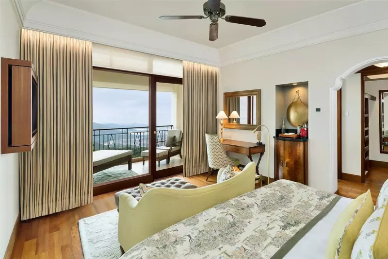 Deluxe Valley View Room