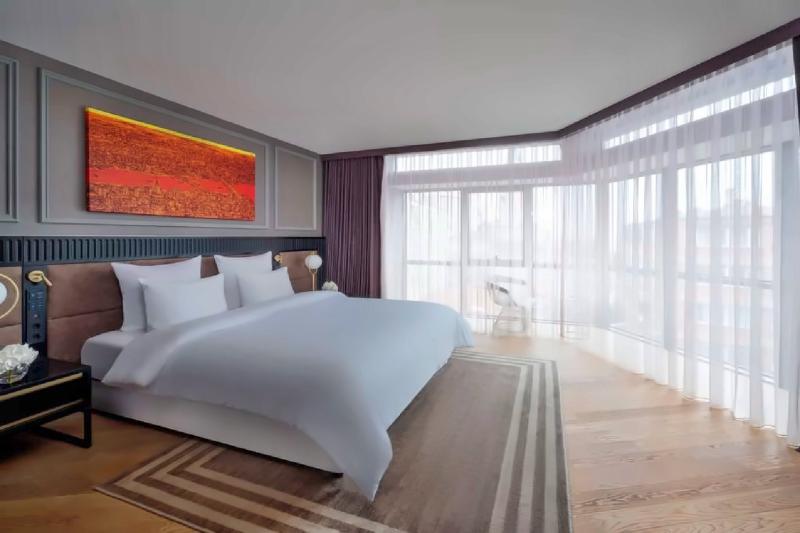 Taksim Square View Junior Club Suite