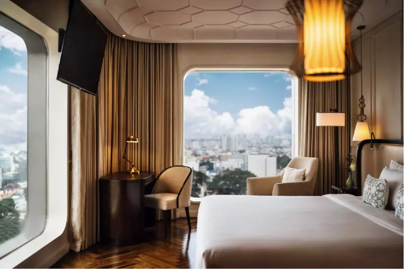 Deluxe Corner Room