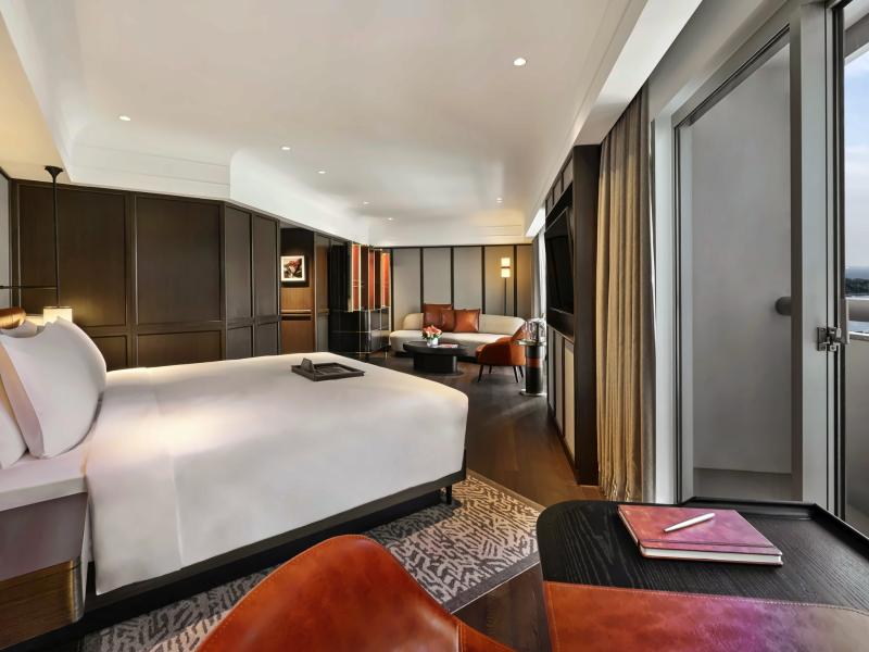 Signature Salon Suite