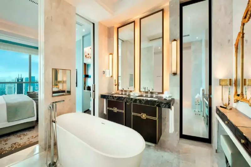 Manor Suite 