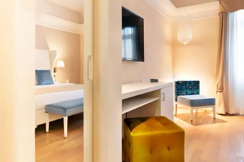 Superior Lake View Room