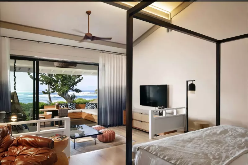 Club Oceanfront Bungalow 